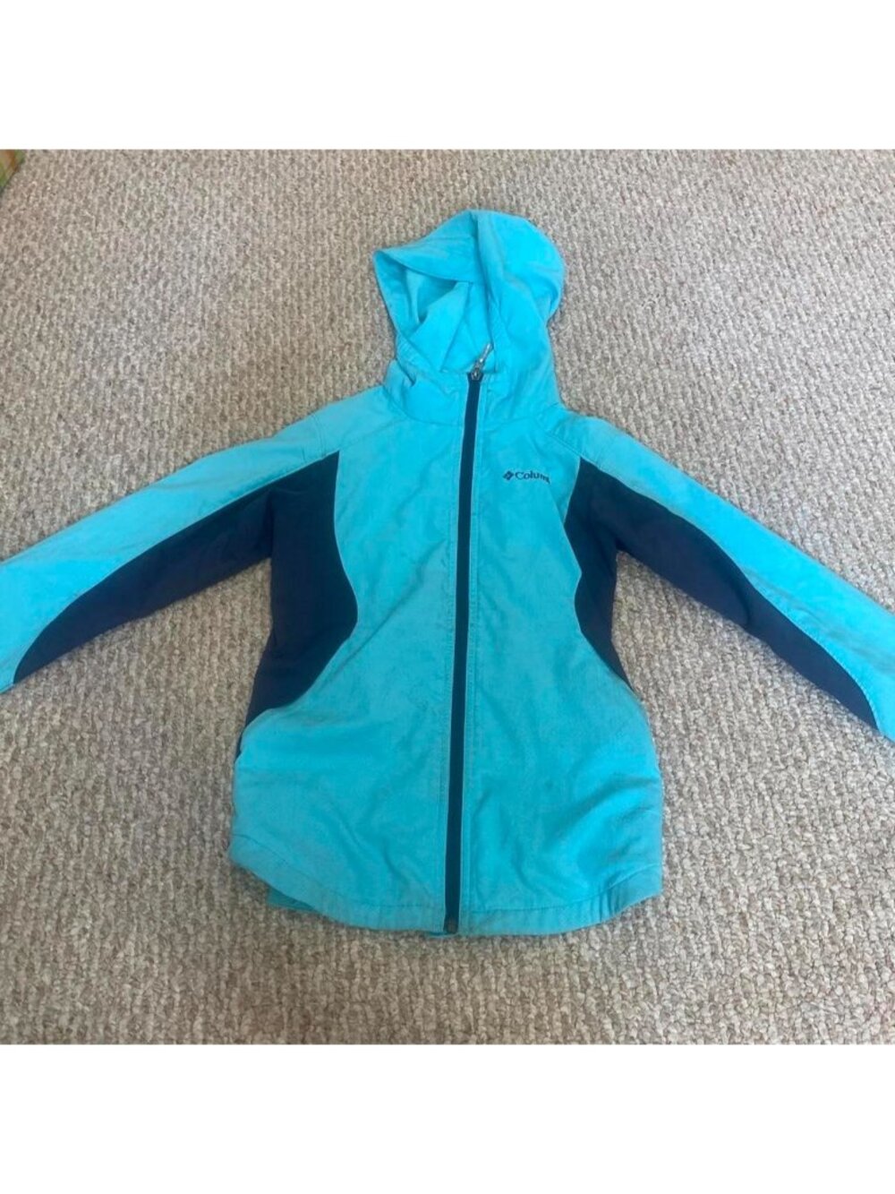 columbia blue windbreaker / size xs worn multiple times and small stains